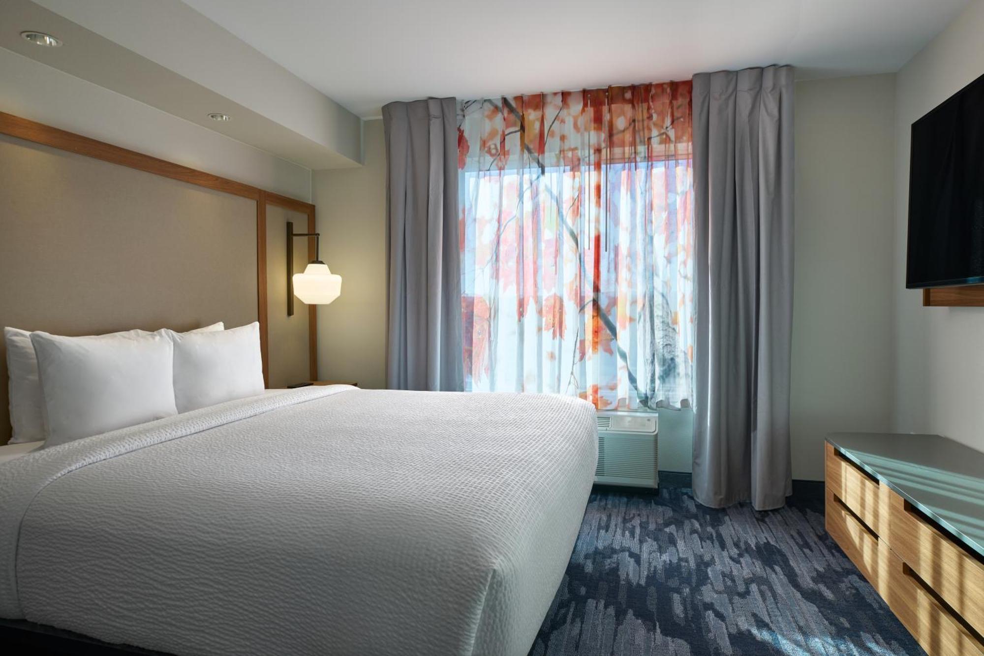 Hotel Fairfield And By Marriott 3*